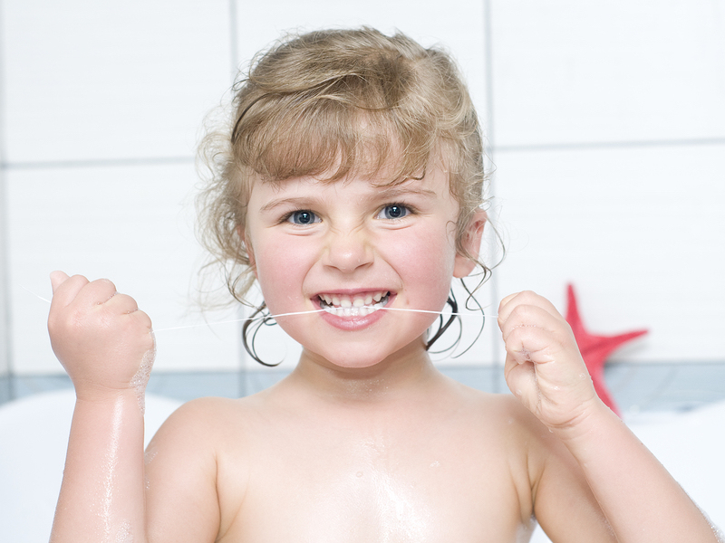 Dental Health – Use Five Fingers For Quick And Healthy Flossing